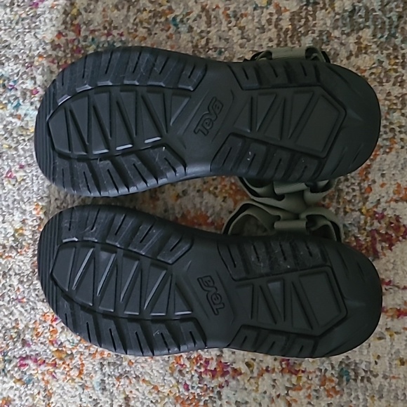 NIB Teva tri color men's size 12 hiking sandals - Picture 2 of 5